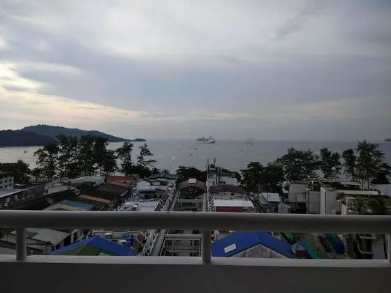 1 Bedroom Apartment with Sea View