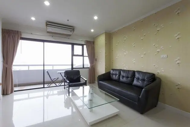 2 Bedrooms Apartment with Sea View