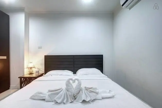 2 Bedrooms Apartment with Sea View
