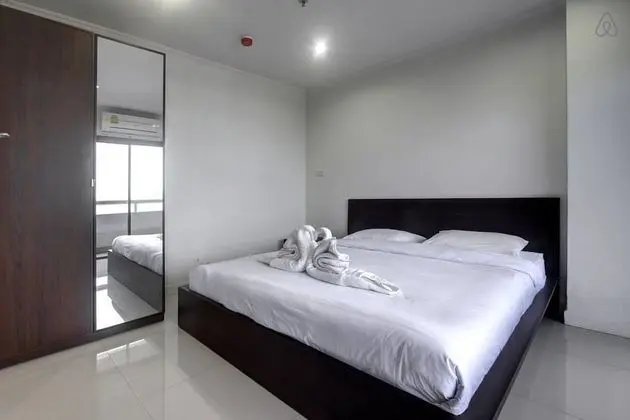 2 Bedrooms Apartment with Sea View