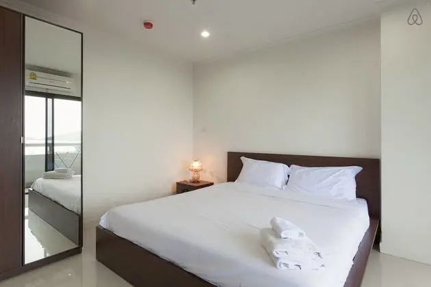 2 Bedrooms Apartment with Sea View