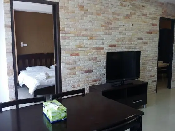2 Bedrooms Apartment with Sea View