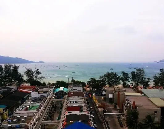 2 Bedrooms Apartment with Sea View