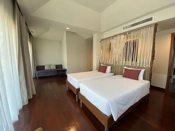 Patra Junior Garden View Suite