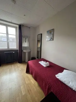 Tek Kişilik Oda, Ortak Banyo (Avec lavabo)