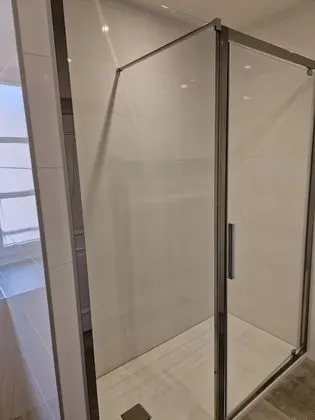 Tek Kişilik Oda, Ortak Banyo (Avec lavabo)
