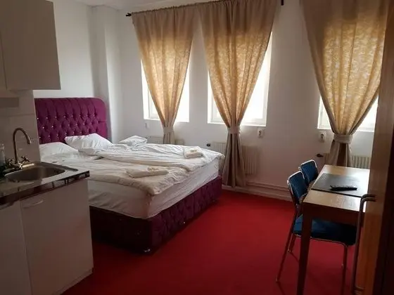 Tek Büyük Yataklı Oda