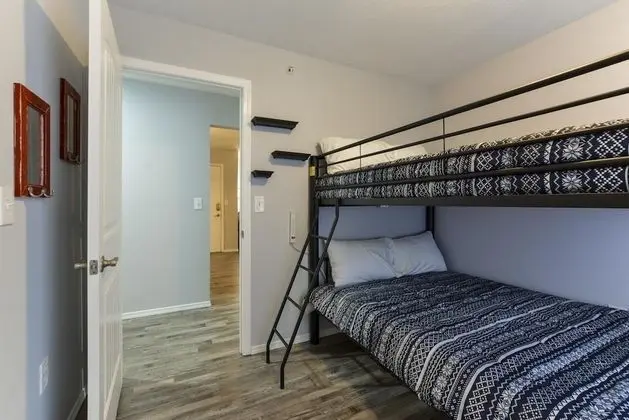 Daire (Patriot Place - Walk-in NO STAIRS - S)