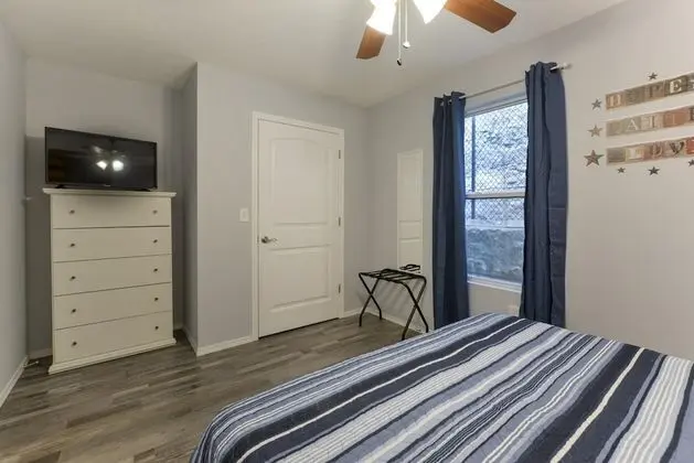 Daire (Patriot Place - Walk-in NO STAIRS - S)