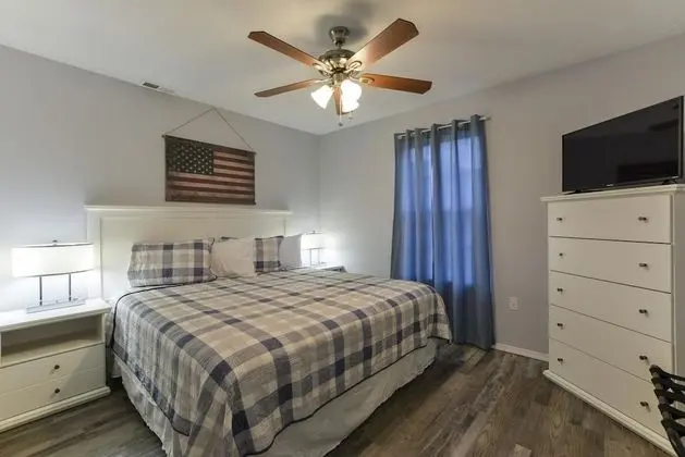 Daire (Patriot Place - Walk-in NO STAIRS - S)
