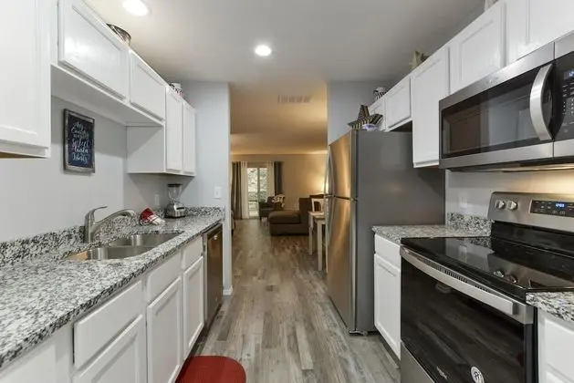 Daire (Patriot Place - Walk-in NO STAIRS - S)