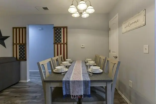 Daire (Patriot Place - Walk-in NO STAIRS - S)