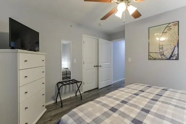 Daire (Patriot Place - Walk-in NO STAIRS - S)