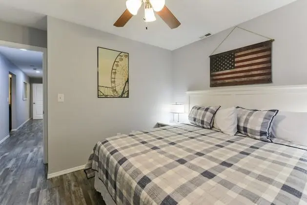Daire (Patriot Place - Walk-in NO STAIRS - S)