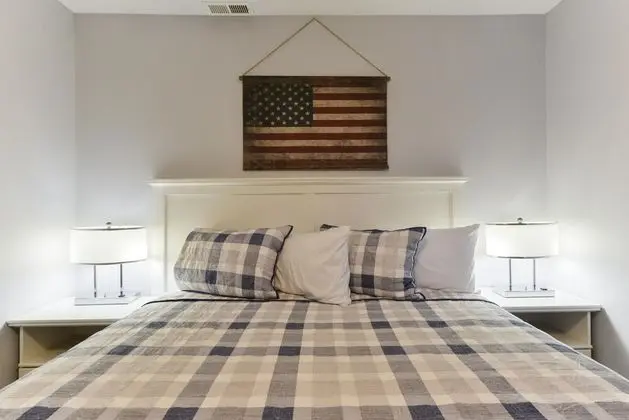 Daire (Patriot Place - Walk-in NO STAIRS - S)
