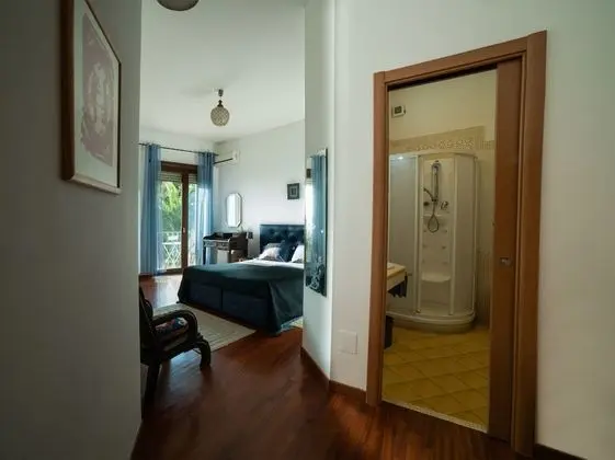 Tek Büyük veya İki Ayrı Yataklı Oda, Balkon, Deniz Manzaralı