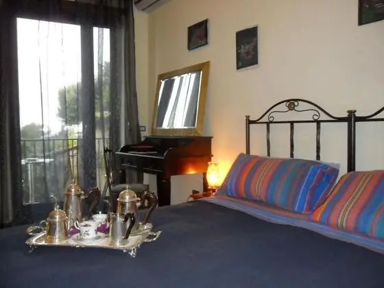 Tek Büyük veya İki Ayrı Yataklı Oda, Balkon, Deniz Manzaralı