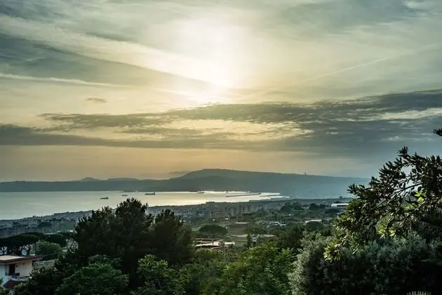 Tek Büyük veya İki Ayrı Yataklı Oda, Balkon, Deniz Manzaralı