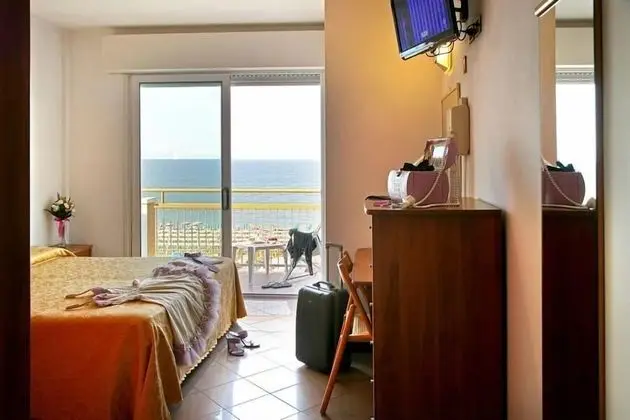 Comfort Tek Büyük veya İki Ayrı Yataklı Oda, Balkon, Deniz Manzaralı