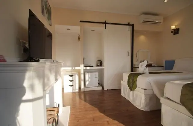 Deluxe Tek Büyük veya İki Ayrı Yataklı Oda, 1 Yatak Odası, Sigara İçilmez, Deniz Manzaralı