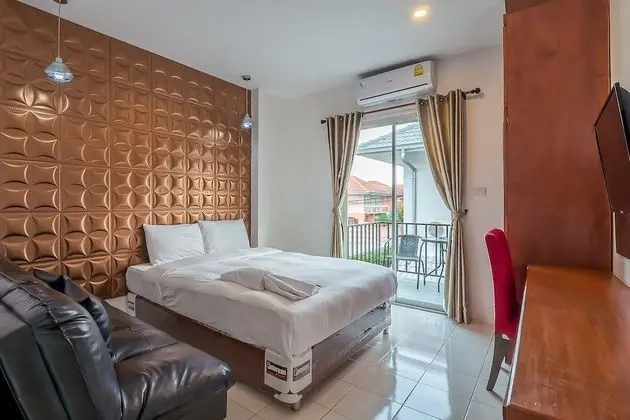 Seven Bedrooms Pool Villa 1km Jomtien beach