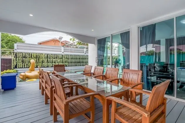 Seven Bedrooms Pool Villa 1km Jomtien beach