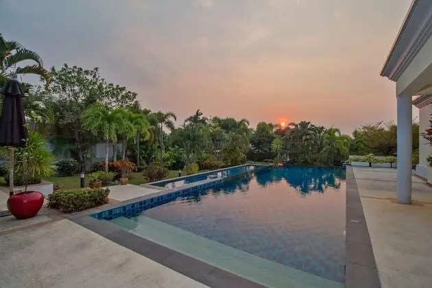 4-Bedroom Villa