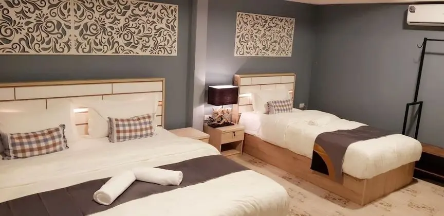 5 Bedrooms Pool Villa