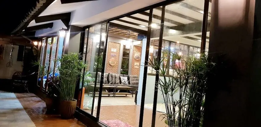 5 Bedrooms Pool Villa