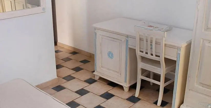 Büyük Yataklı Tek Kişilik Oda