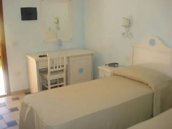 Büyük Yataklı Tek Kişilik Oda