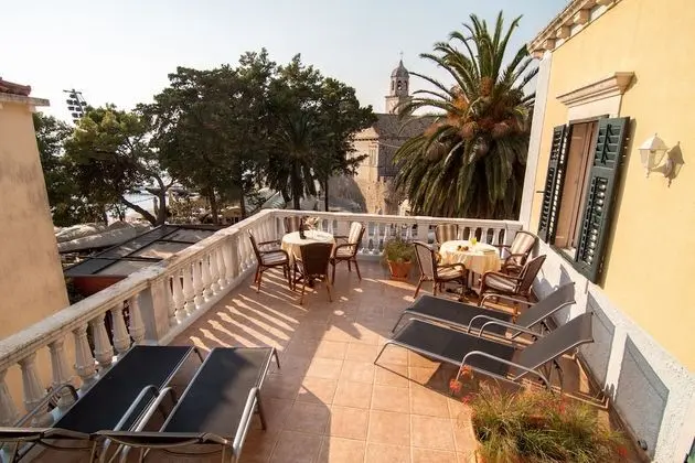 Deluxe Tek Büyük veya İki Ayrı Yataklı Oda, Teras