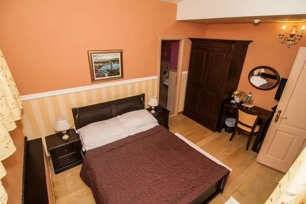 Standard Tek Büyük Yataklı Oda