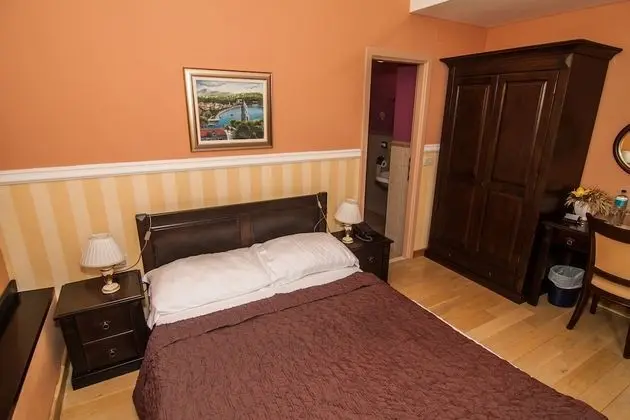 Standard Tek Büyük Yataklı Oda