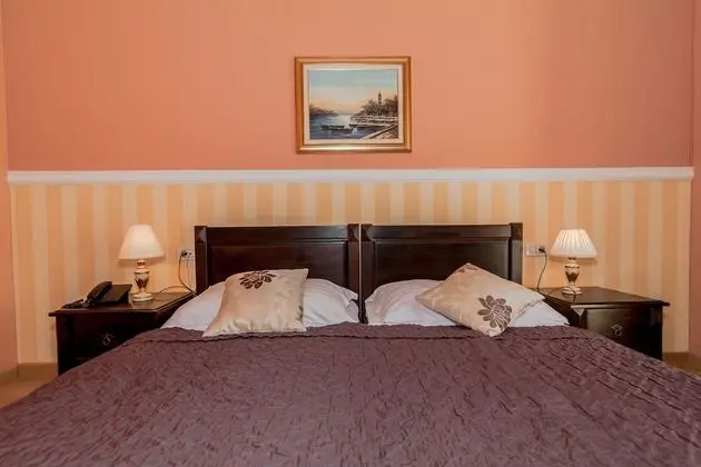 Standard Tek Büyük Yataklı Oda