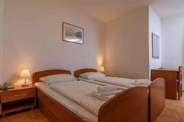 Tek Büyük veya İki Ayrı Yataklı Oda, Balkon