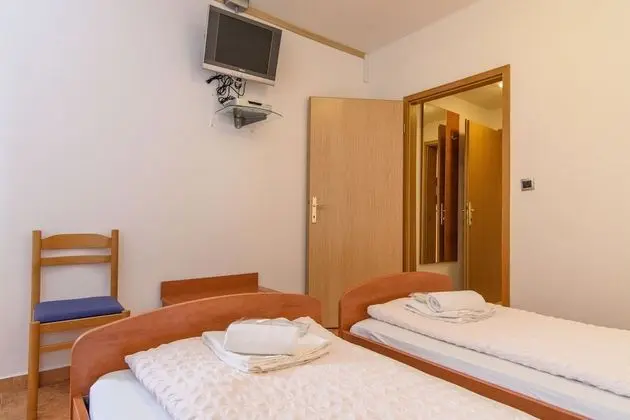 Tek Büyük veya İki Ayrı Yataklı Oda, Balkon