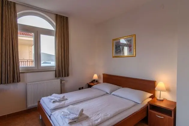 Tek Büyük veya İki Ayrı Yataklı Oda, Balkon