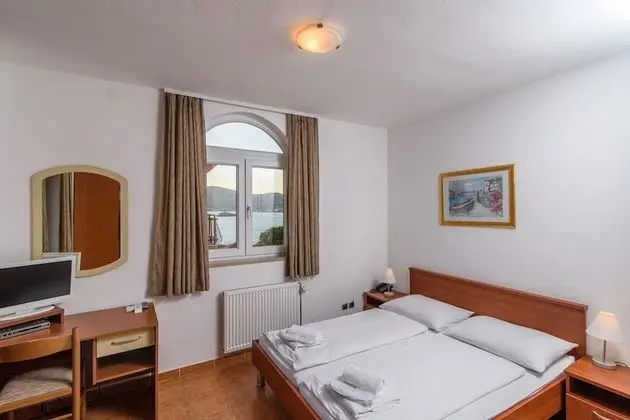 Tek Büyük veya İki Ayrı Yataklı Oda, Balkon