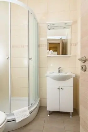 Tek Büyük veya İki Ayrı Yataklı Oda, Balkon