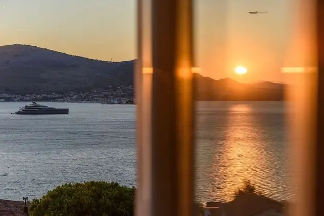Tek Büyük veya İki Ayrı Yataklı Oda, Balkon