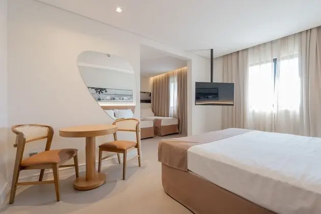 Luxury Oda