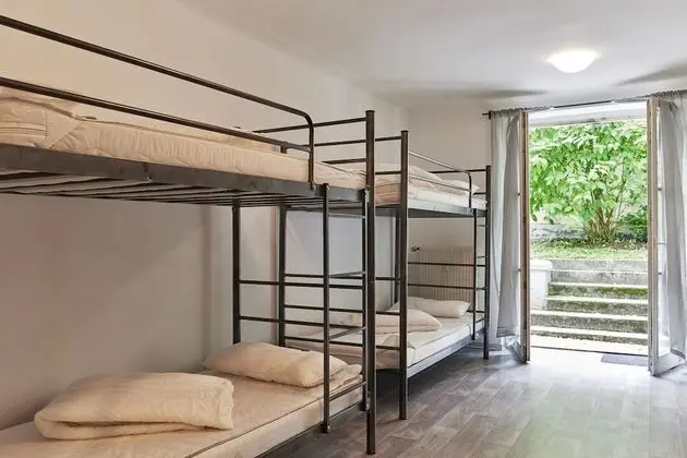 Ortak Ranzalı Oda, Ortak Banyo (6 Bunk Beds)