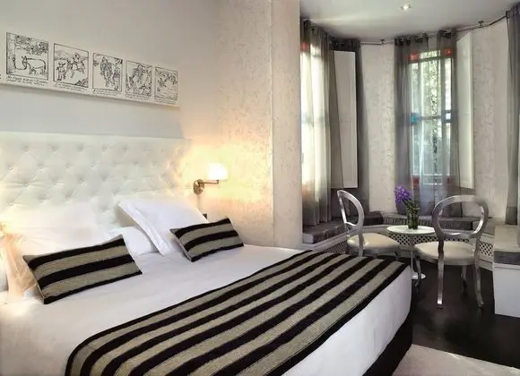 Deluxe Tek Büyük Yataklı Oda