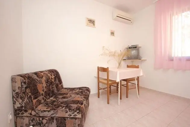 Ev (Paulo1 - peacefull and charming - H(2)