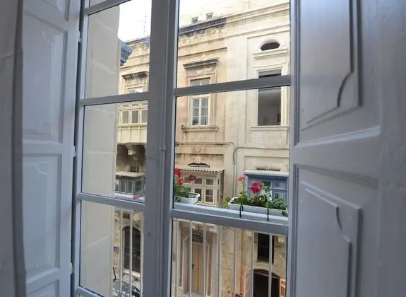 Tek Büyük Yataklı Oda, Balkon