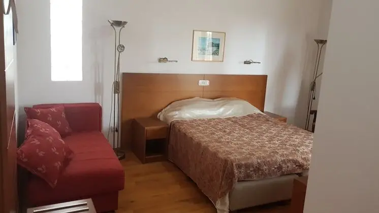 Tek Büyük Yataklı Oda, Park Manzaralı (with Balcony)