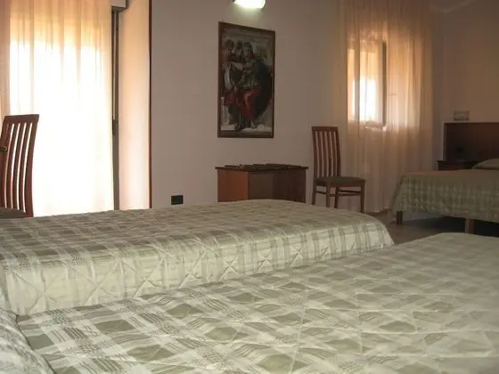 Standard Üç Kişilik Oda