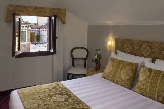 Standard Tek Büyük veya İki Ayrı Yataklı Oda