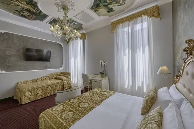 Tek Büyük veya İki Ayrı Yataklı Oda, Bahçe Manzaralı (with Extra Bed)